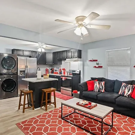 Central Rva Home 4 Bed, 3 Bath Getaway!